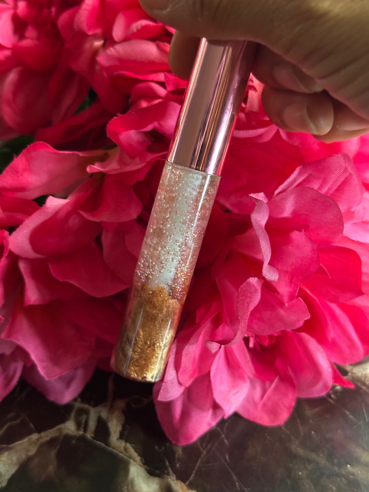 Cinnababe Shimmering Lip Gloss with Red Agate